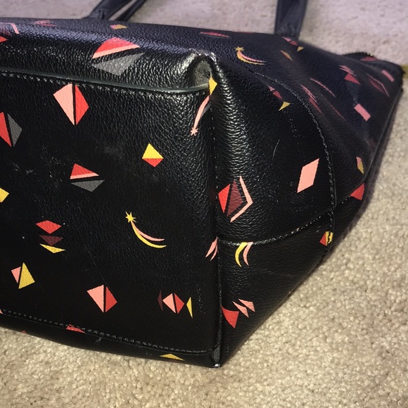 Black with Print design Fossil Tote - Picture 8 of 11